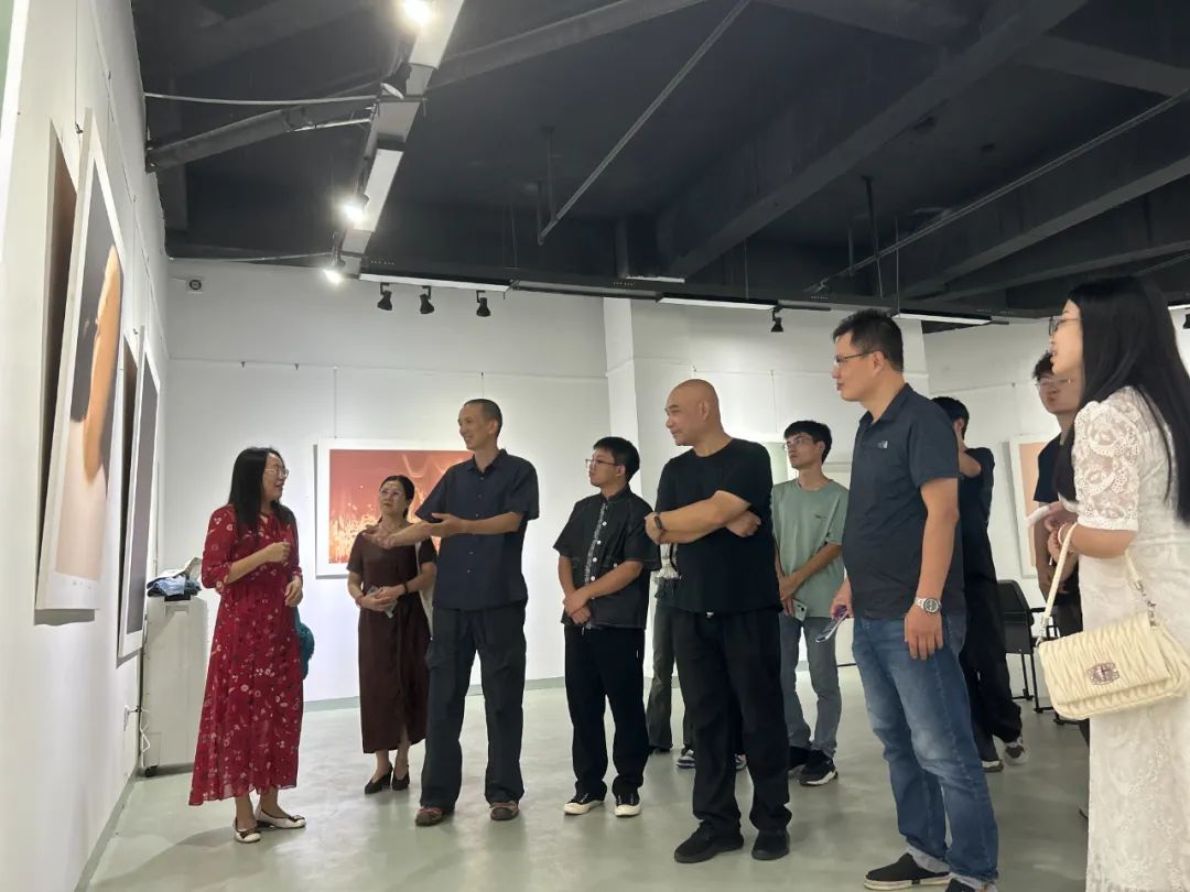 “现实与抽象的交融——潘罗敏数码版画展”在南昌千年时间艺术中心开幕