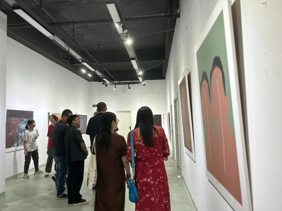 “现实与抽象的交融——潘罗敏数码版画展”在南昌千年时间艺术中心开幕