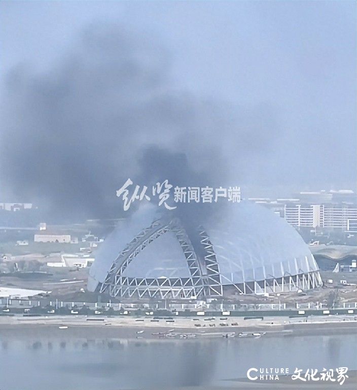 青岛市重点项目东方伊甸园发生火情，官方称未造成人员伤亡
