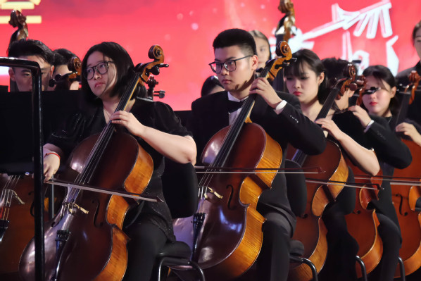 创造太阳——中国石油大学（华东）建校70周年交响音乐会圆满举行