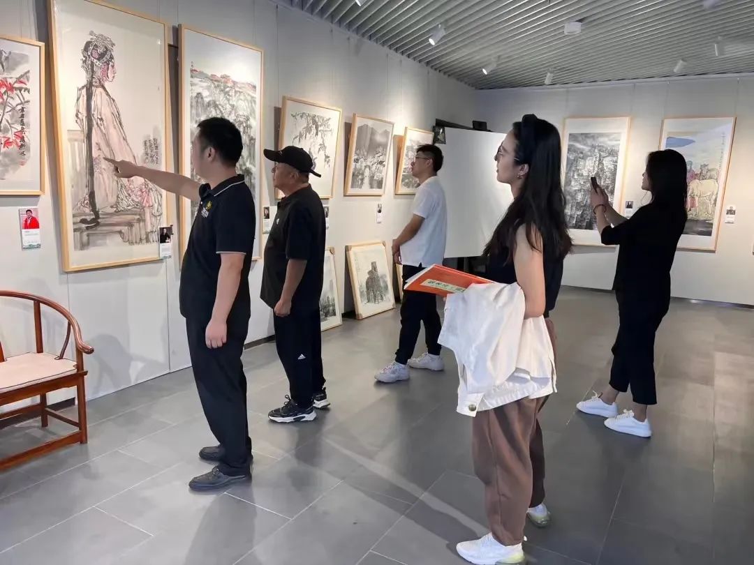 迎国庆“水墨丹青·魅力石家庄——全国中国画名家邀请展”在祁海峰美术家工作室举办