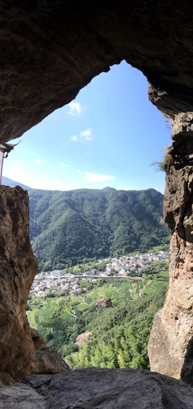 写龙湫灵峰浩荡 追潘氏笔墨遗踪——魏百勇对话雁荡山