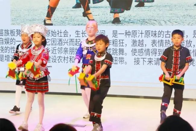 济南市安生学校小学生们的“TBL主题”中秋节开启国潮风