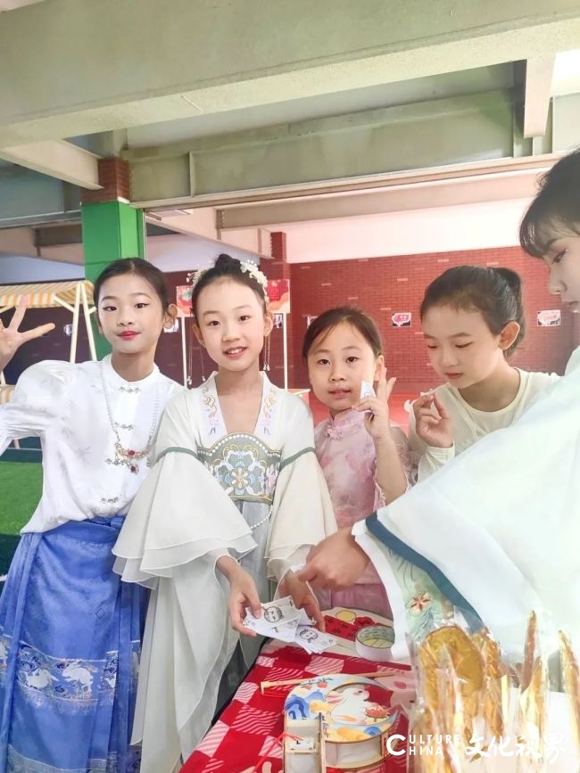 济南市安生学校小学生们的“TBL主题”中秋节开启国潮风