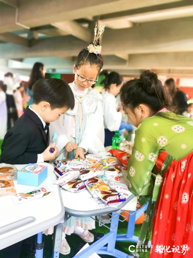 济南市安生学校小学生们的“TBL主题”中秋节开启国潮风