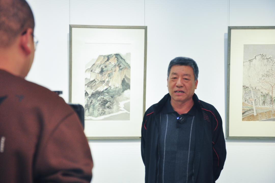 山东画院院长孔维克一行到山东美术馆参观“李刚中国画作品展”