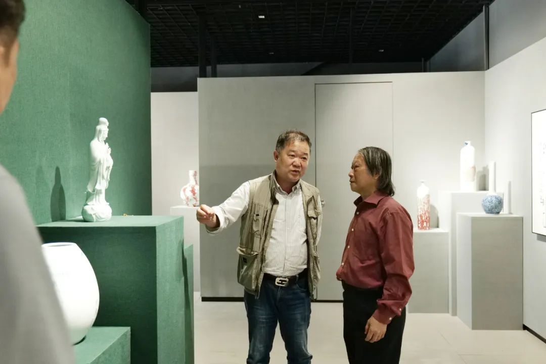 “养器——2023景德镇画院迎瓷博会作品展”开幕，展期至10月30日