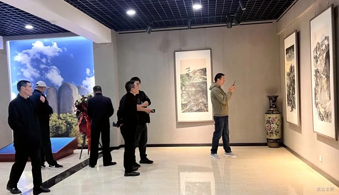 大美陇原·画说武山 | “秋兴雅集——李晓松山水画小品展”在甘肃举办，共展出60余幅作品