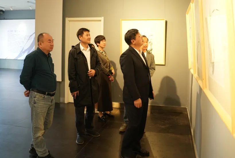 “咏兰——何茂峰书画艺术展”开幕仪式隆重举行