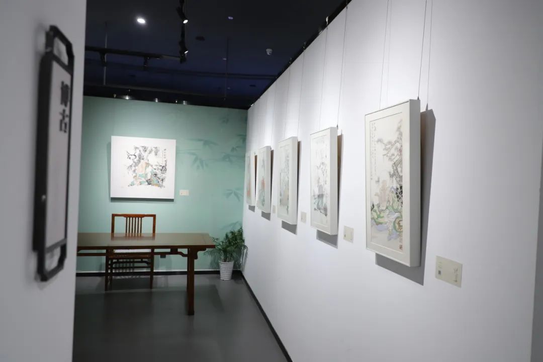 “无问西东——许建康作品展”在南京开幕