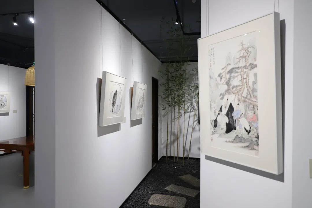 “无问西东——许建康作品展”在南京开幕