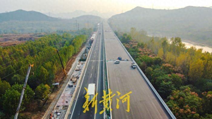 济广高速济南段“四改八”扩建项目进入半幅通车冲刺阶段
