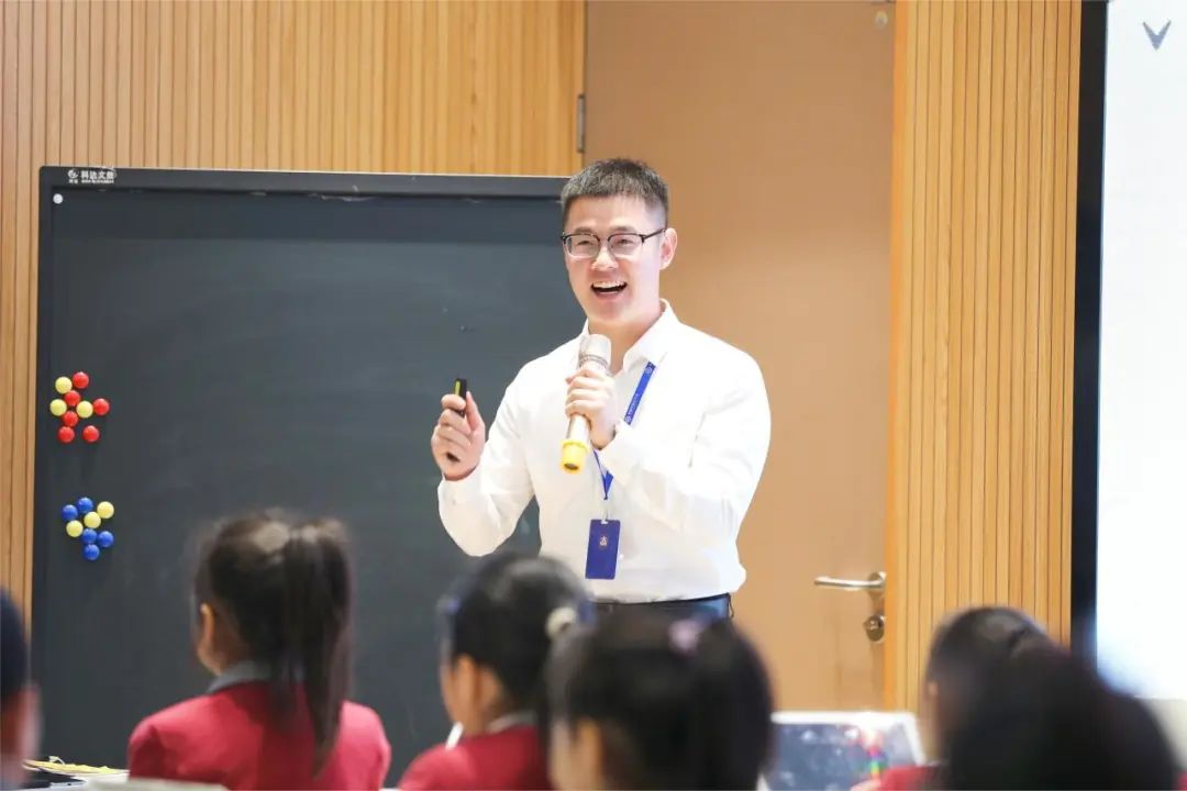 全国合作学习沉浸式工作坊参观济南市安生学校，深入小学、初中了解合作学习开展情况