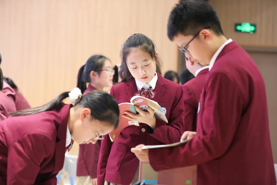 全国合作学习沉浸式工作坊参观济南市安生学校，深入小学、初中了解合作学习开展情况