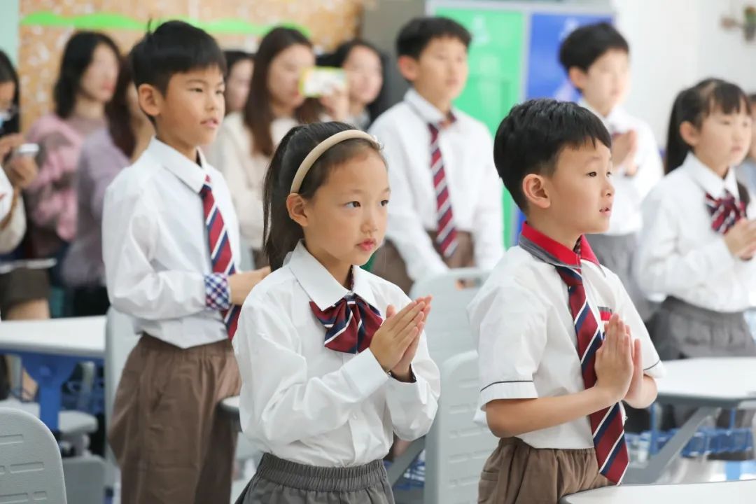 全国合作学习沉浸式工作坊参观济南市安生学校，深入小学、初中了解合作学习开展情况