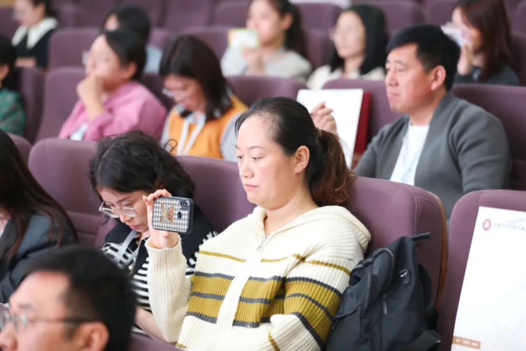 全国合作学习沉浸式工作坊参观济南市安生学校，深入小学、初中了解合作学习开展情况