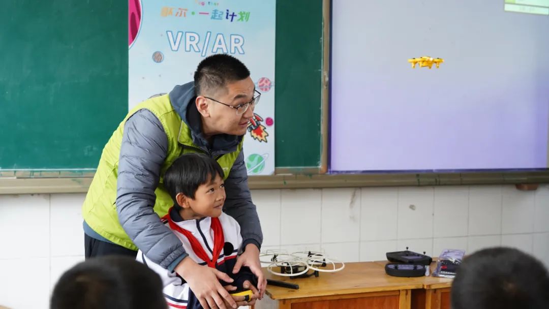 第十三所“歌尔成长驿站”落地潍坊安丘市石埠子镇上株梧小学