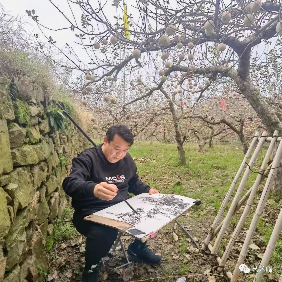 著名画家王卫平应邀参加“写生杭州——中国画名家画杭州”活动