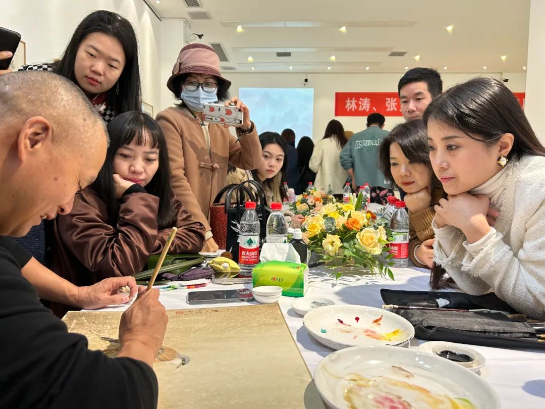 “林涛、张贤明花鸟画作品观摩展暨看稿交流会”在重庆市工笔画学会美术馆举行