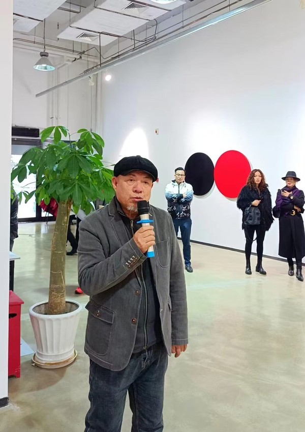  “红与黑——叶勇艺术展”在北京锦都艺术中心开幕