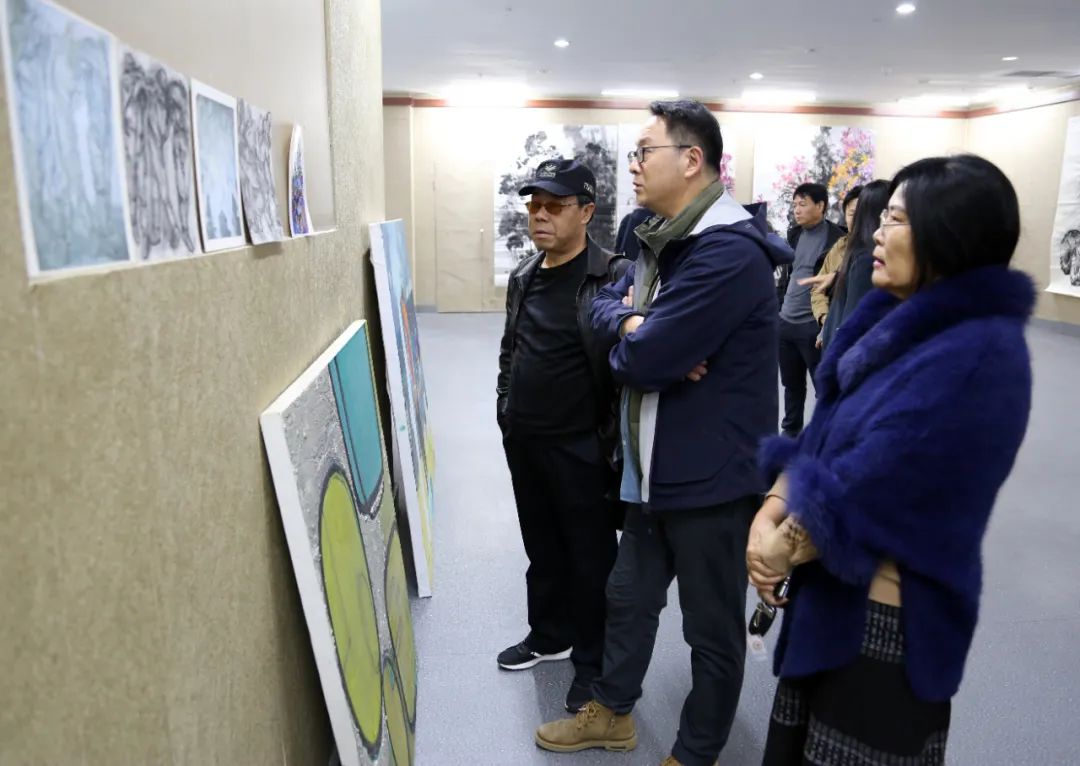 山东省美术家协会专家团到日照市指导备战第十四届全国美展工作