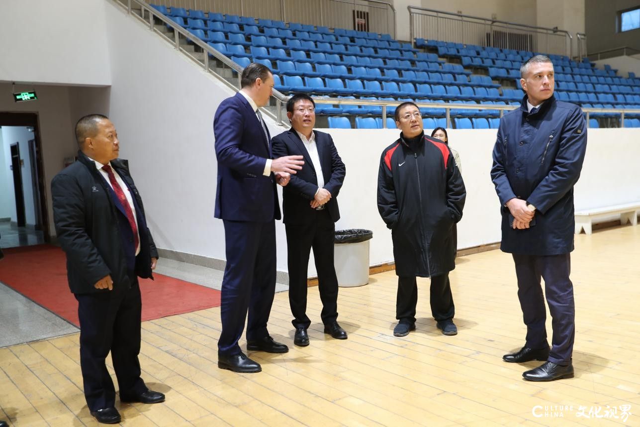 白俄罗斯国家体育与旅游部国家队管理司司长普罗科彭科一行访问山东体育学院