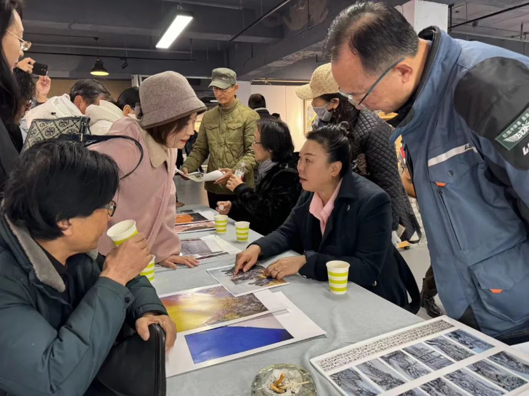 山东省美术家协会专家团到威海市指导备战第十四届全国美展工作