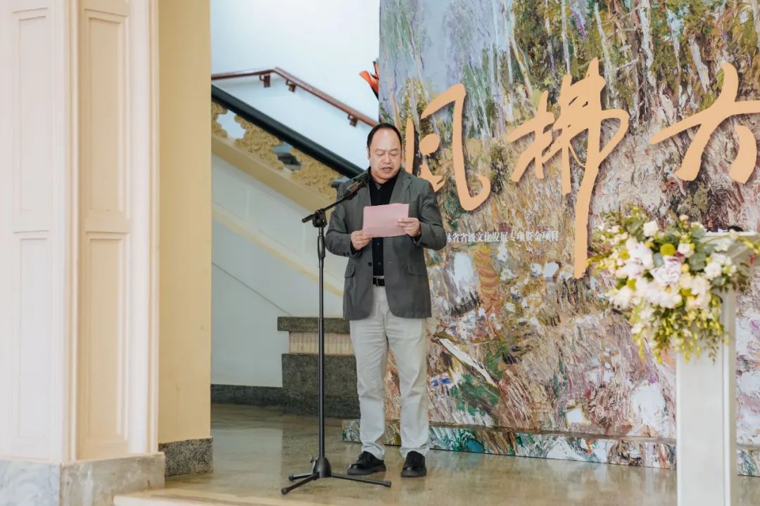 “风拂大地——王建国油画作品展”在云南美术馆开幕