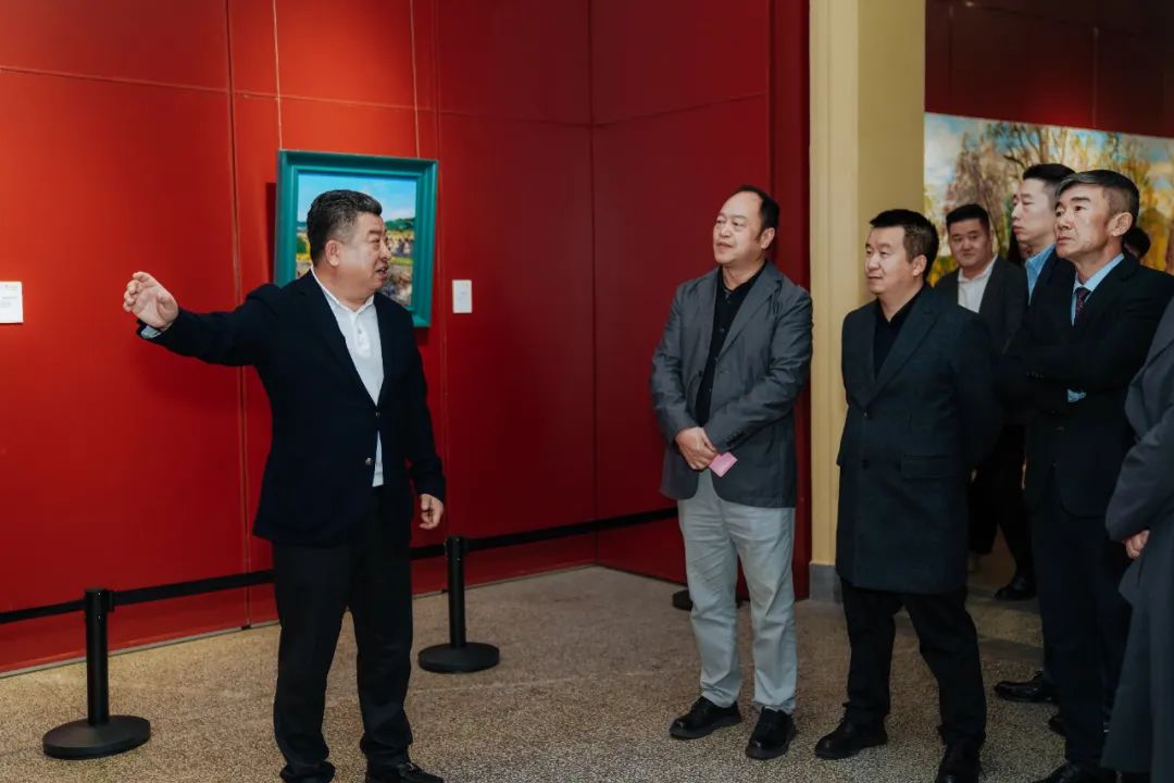 “风拂大地——王建国油画作品展”在云南美术馆开幕