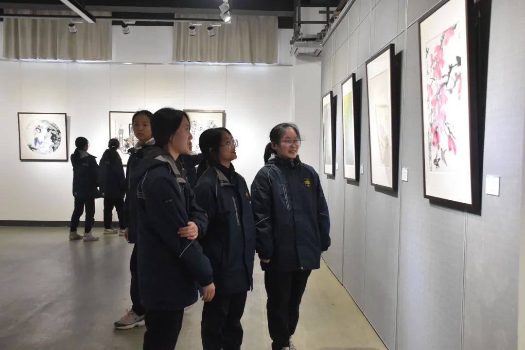 “文脉赓续——江苏中国画作品巡展暨宁海中学院士书吧揭牌”活动在南京举办