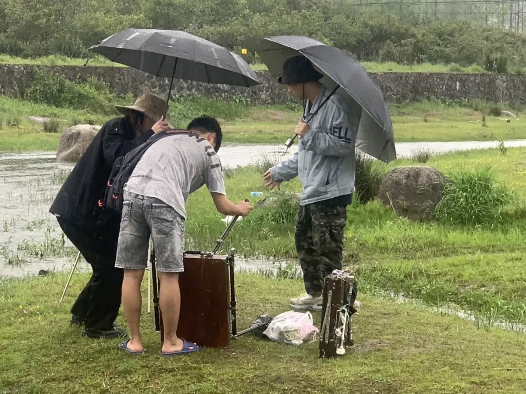 感受大自然的律动，实现最富创造力和想象力的表达——谭智群教授与硕士研究生秋季风景写生