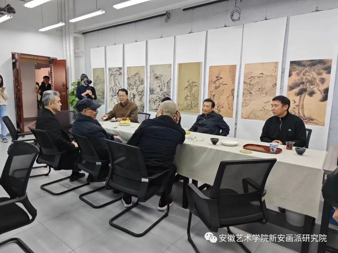 中国美术家协会副主席周京新到新安画派研究院交流座谈