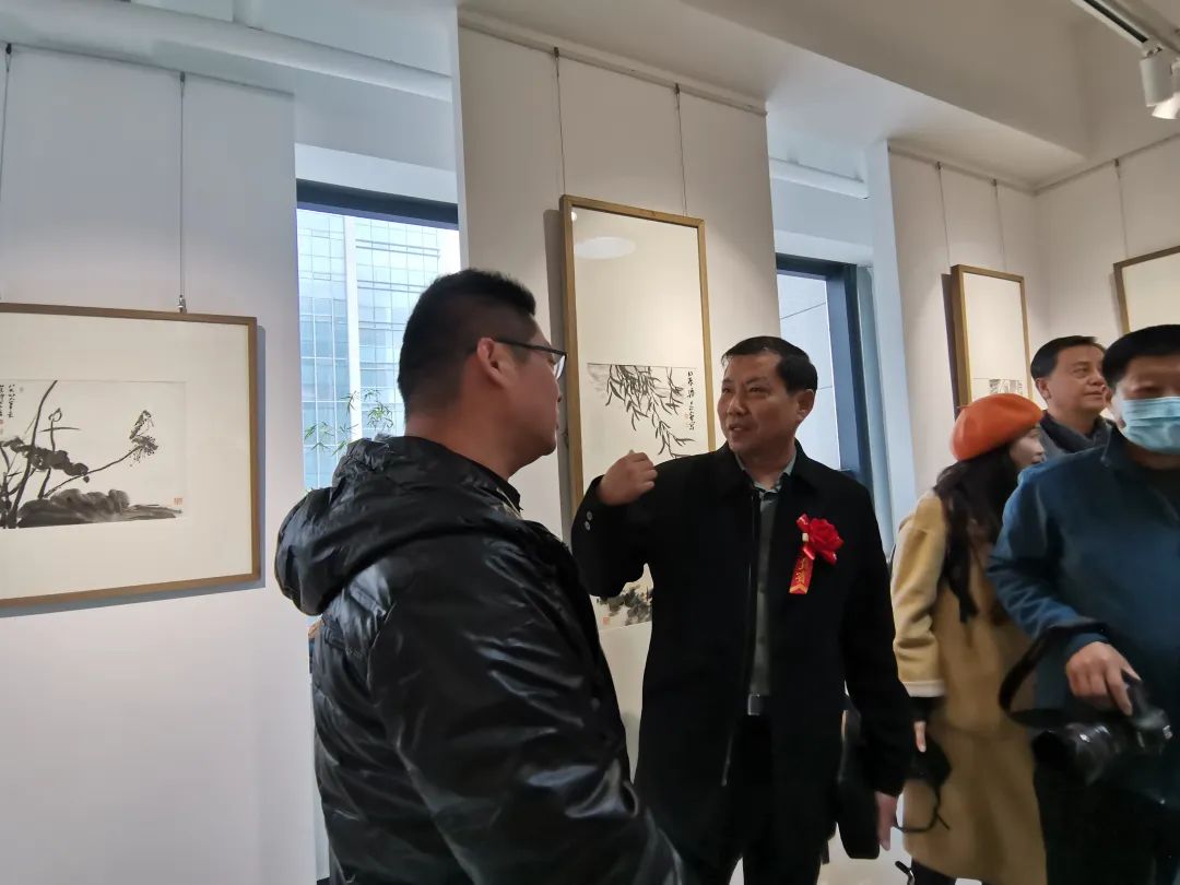 “甲子知味——张家会花鸟画作品展”昨日在滨州开幕