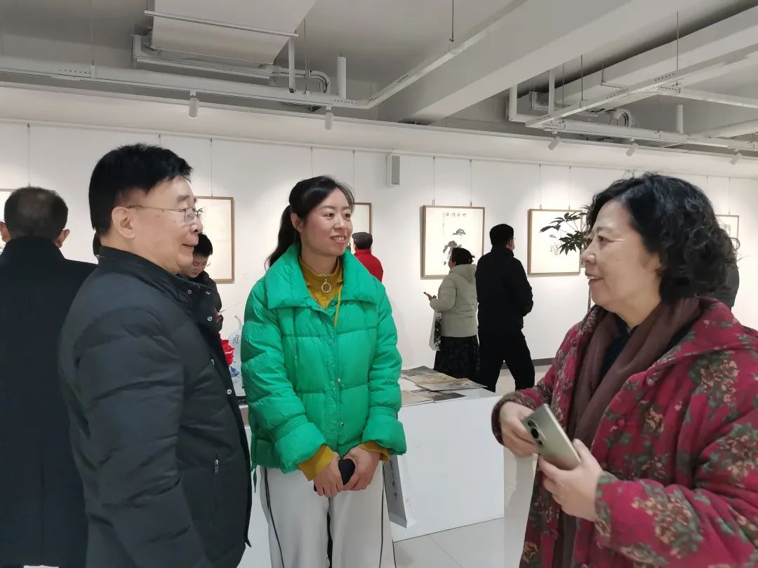 “甲子知味——张家会花鸟画作品展”昨日在滨州开幕