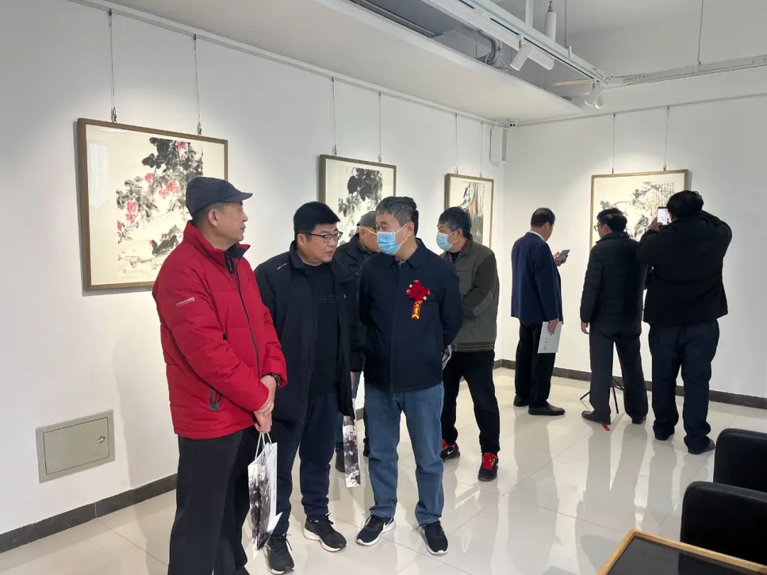 “甲子知味——张家会花鸟画作品展”昨日在滨州开幕