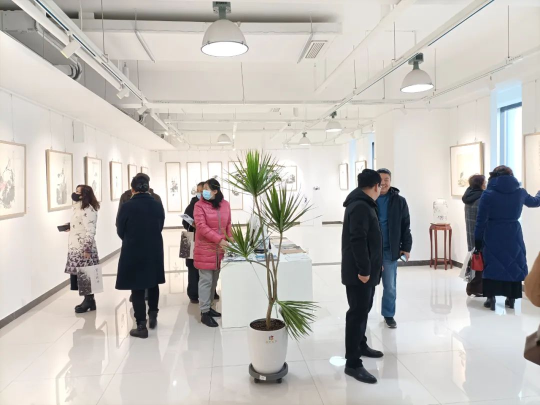 “甲子知味——张家会花鸟画作品展”昨日在滨州开幕