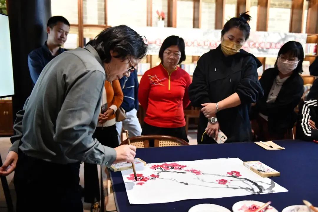 用书画艺术架起友谊桥梁，著名画家陈灵均受邀赴珠海进行艺术交流并举办公益讲座