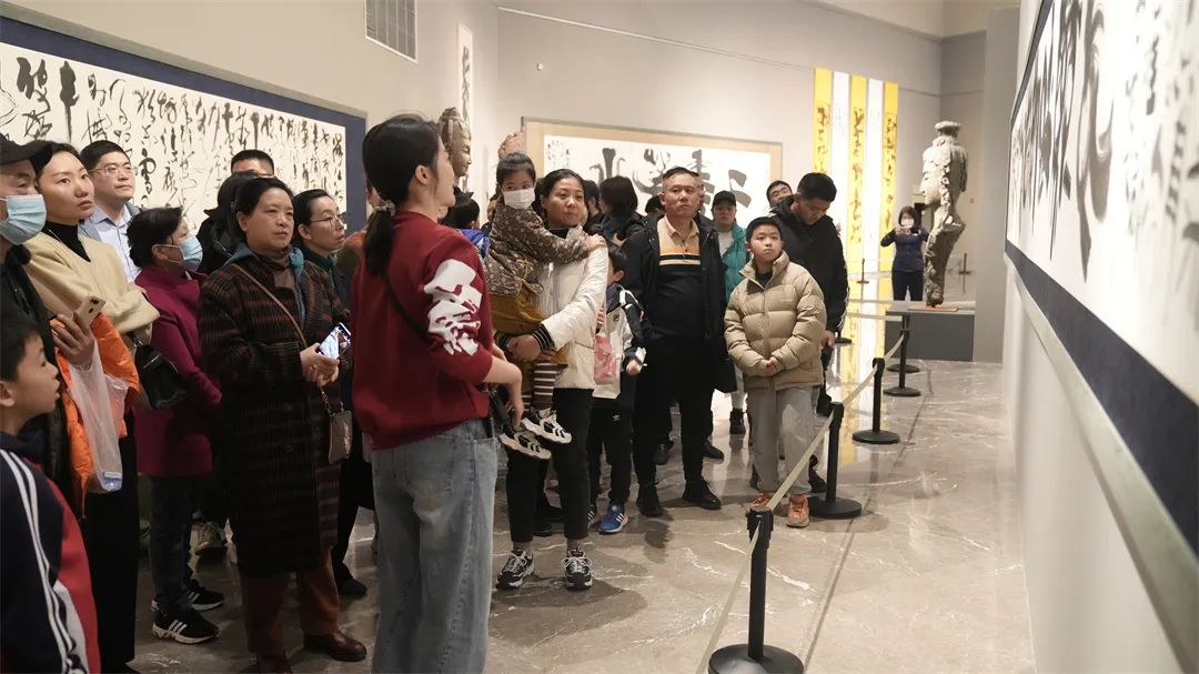 家乡观众与大师的双向奔赴——“韩美林艺术展”在济南市美术馆圆满收官