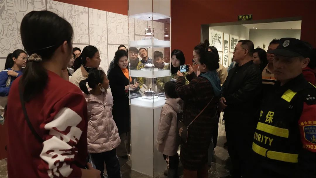 家乡观众与大师的双向奔赴——“韩美林艺术展”在济南市美术馆圆满收官