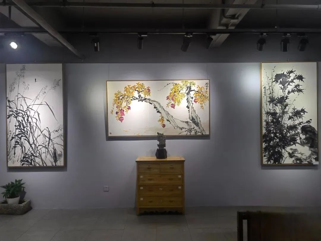 “竹风我衣——阴澍雨中国画展”在深圳市泓岭美术馆开幕，展期至12月30日