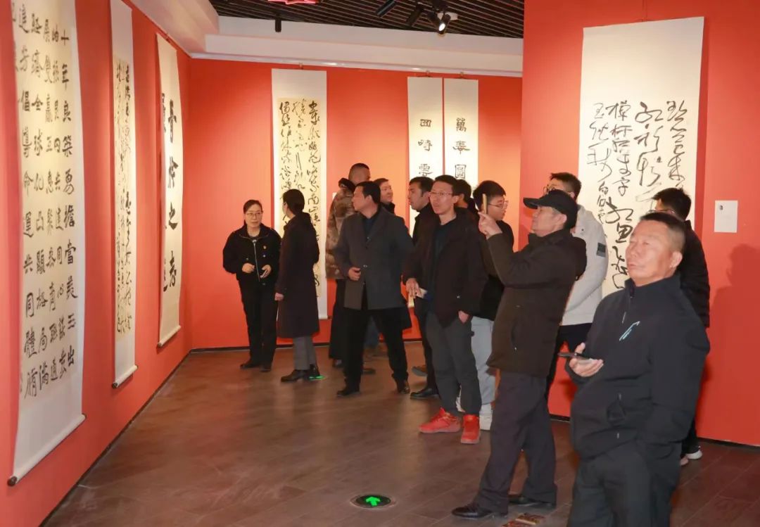 “海岱俊峰·山东优秀中青年书法篆刻家精品展”暨书法“名师带徒”系列帮扶活动在喀什举行