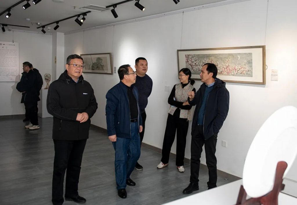 “吾语青山——刘奎作品展”在东营市美术馆开幕