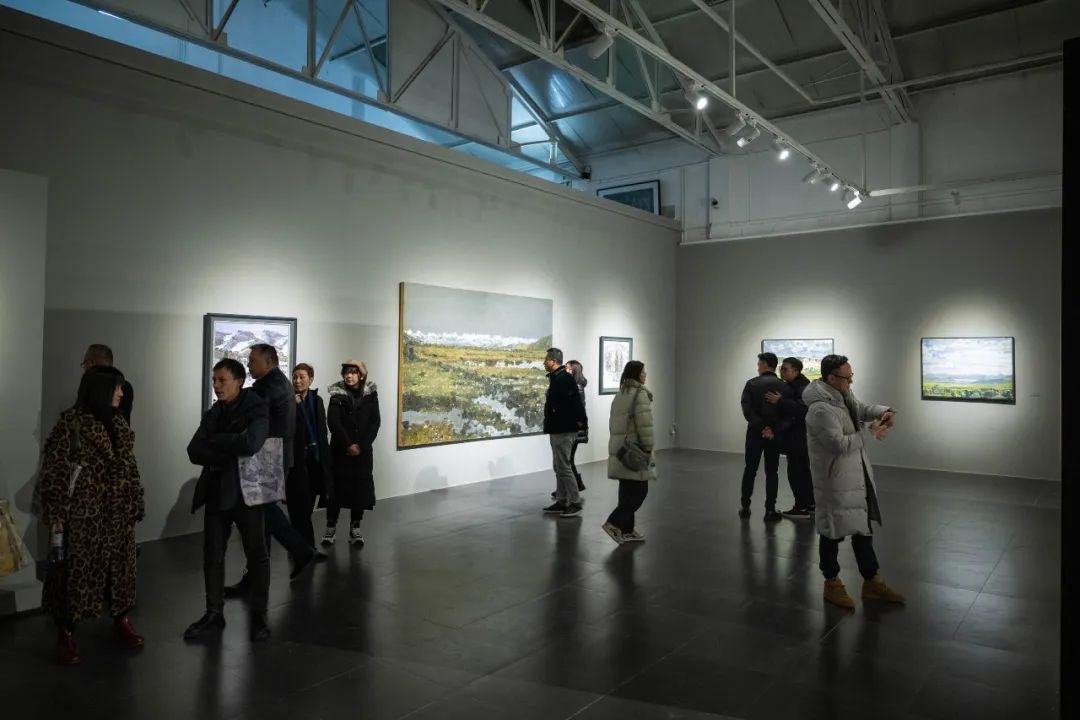 “远景与近景——袁元油画作品展”在京开幕，展期至明年1月14日