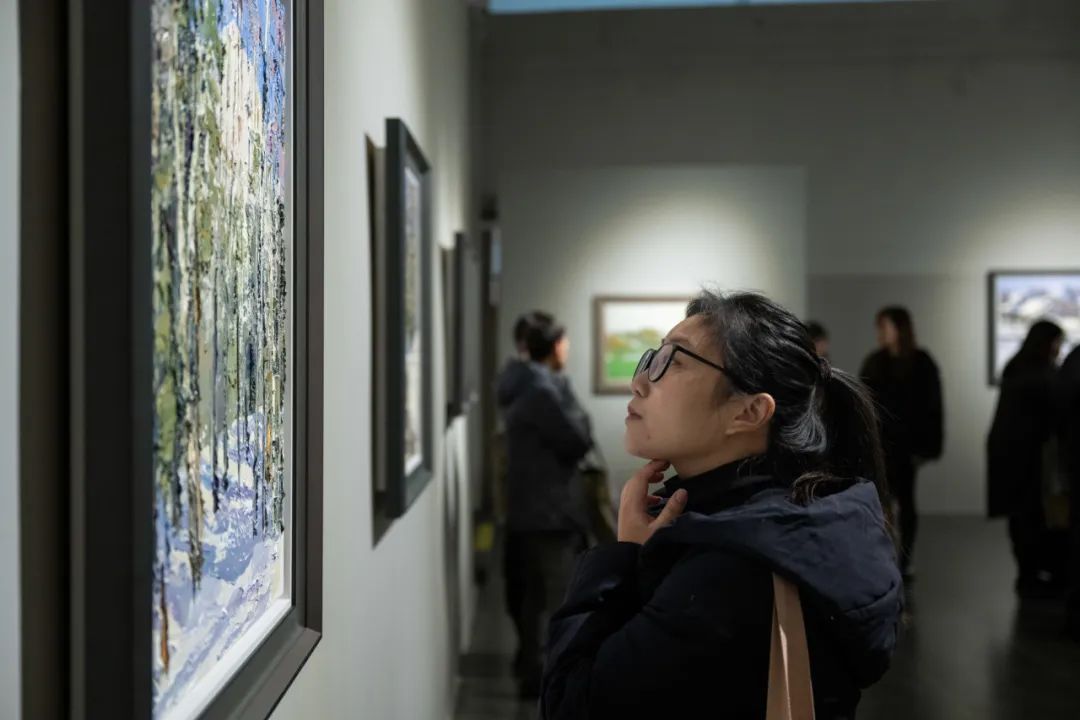 “远景与近景——袁元油画作品展”在京开幕，展期至明年1月14日