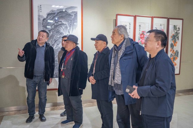 百年潍坊同志画社新老社员及乡贤作品省内巡展今日在济南盛大开幕