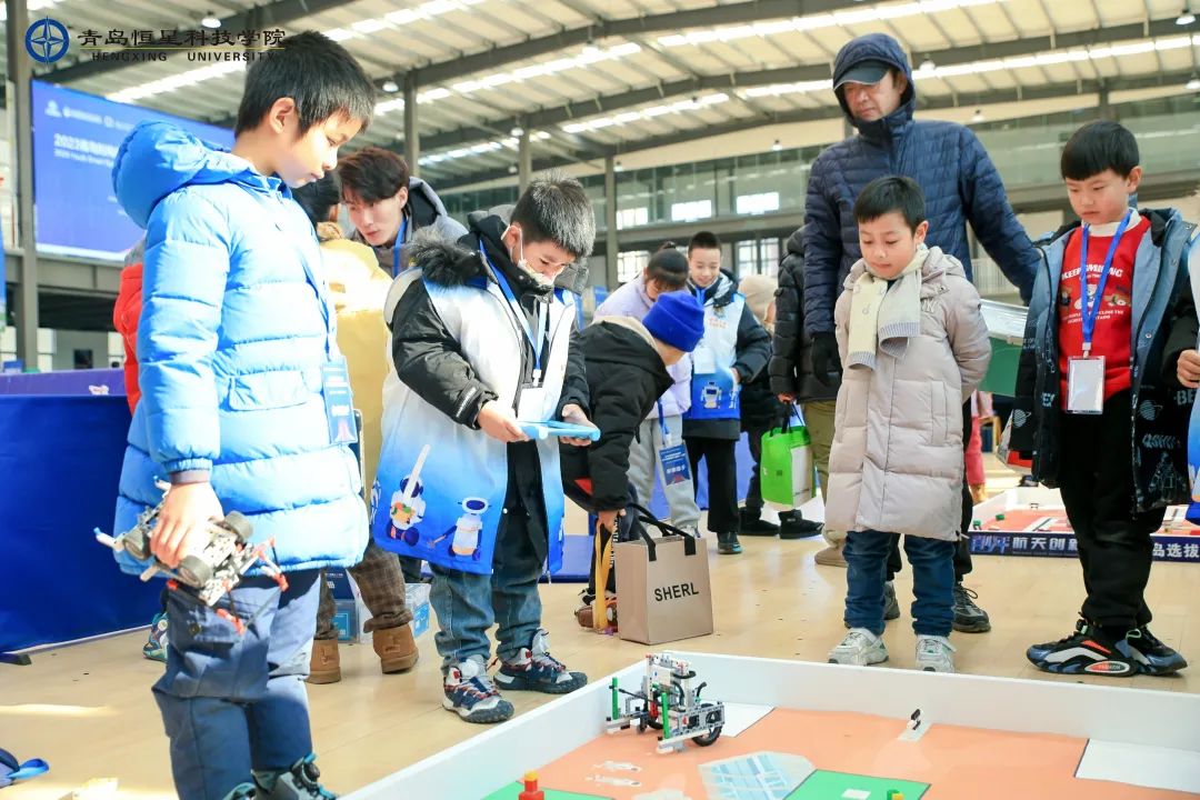  2023青岛时尚体育季青少年智慧体育（机器人）大赛在青岛恒星科技学院举行
