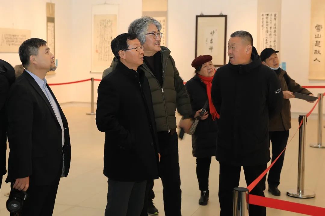 “但开风气——青岛近现代名家书法遗墨大展”在青岛开幕，展览至2024年1月3日