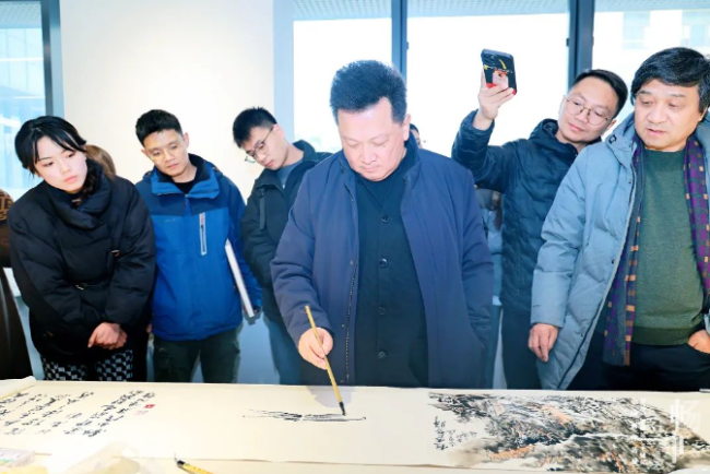 “畅神——范扬、梁时民、王辅民中国画作品展”在成都开幕