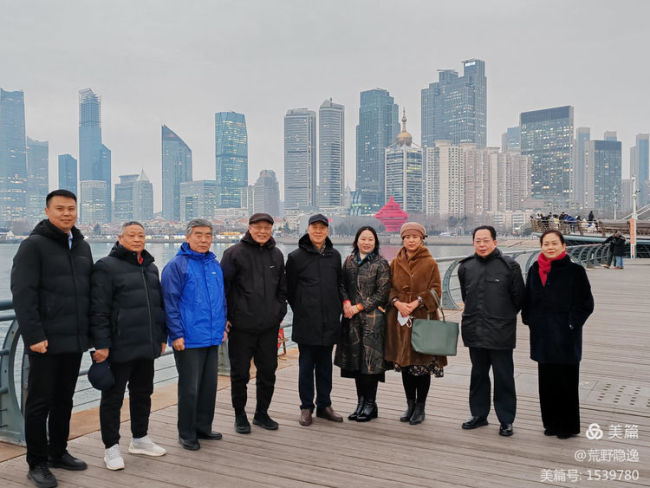 龙行龘龘 前程朤朤——山东老年书画研究会＆亿信国际康养集团书画笔会活动在青岛举行