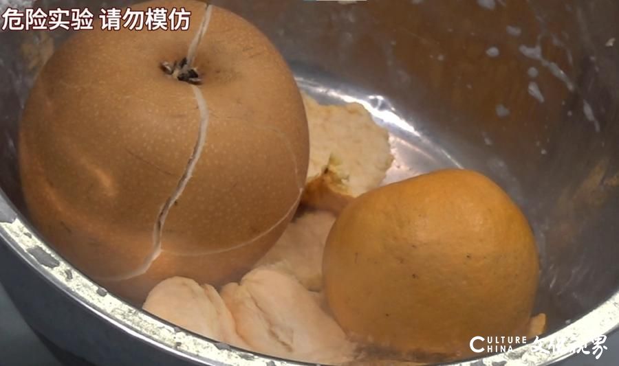 “南方小土豆”们想用冰箱自制“尔滨”冻梨？科学实验告诉你“把梨放在冷冻层，然后…...忘掉它吧！”